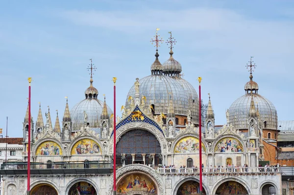 Venice Itália Maio 2018 Pessoas Terraço Basílica São Marcos Principal — Fotografia de Stock