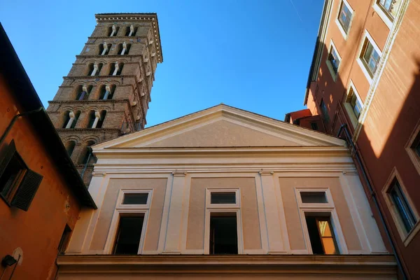 Roma Itália Basílica São Silvestre Exterior Com Torre Romanesca Sineira — Fotografia de Stock