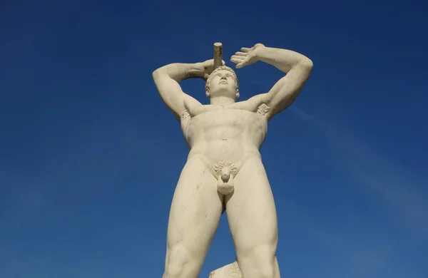 Statua maschile nuda a Roma — Foto Stock