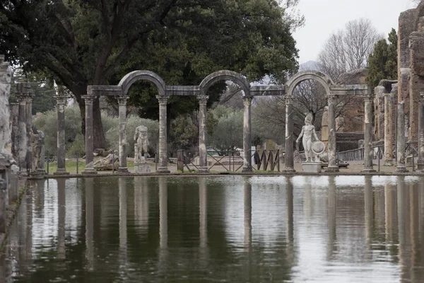 Hadrian Villa Statuen — Stockfoto