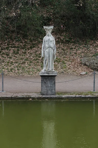 Hadrianus Villa pool — Stockfoto