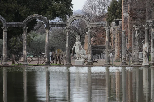 Hadrian Villa Statuen — Stockfoto