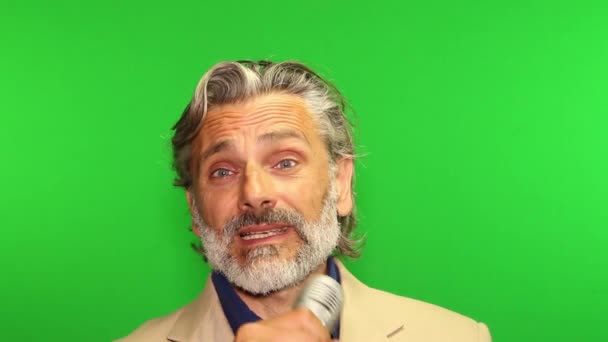 Mature Homme Donnant Discours Sur Écran Vert — Video