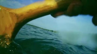 Yaz gününde kano gezisi, bakış açısı 