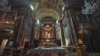 BOLOGNA, İtalya - 9 Eylül 2025: San Paolo Maggiore Barok Kilisesi İçişleri Katedrali