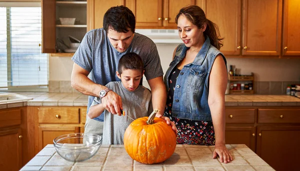 Hispanic American Family Carving Pumpkin Jack Lantern Home — Stock Photo, Image
