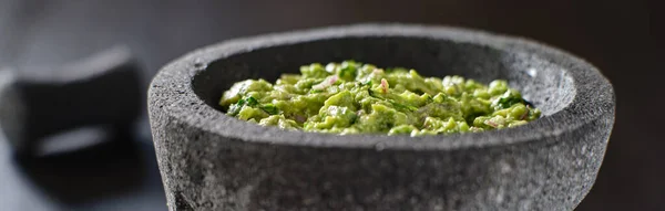 Frische Guacamole Stein Molajete Panoramische Zusammensetzung — Stockfoto