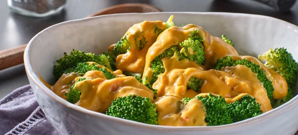 Steamed Broccoli Melted Cheddar Cheese Sauce Bowl — Stock Photo, Image