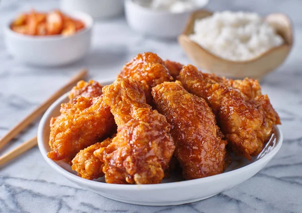 Crispy Fried Korean Chicken Wings Soy Garlic Sauce Pickled Radish — Stock Photo, Image