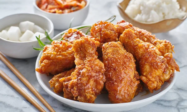 Crispy Fried Korean Chicken Wings Soy Garlic Sauce Pickled Radish — Stock Photo, Image