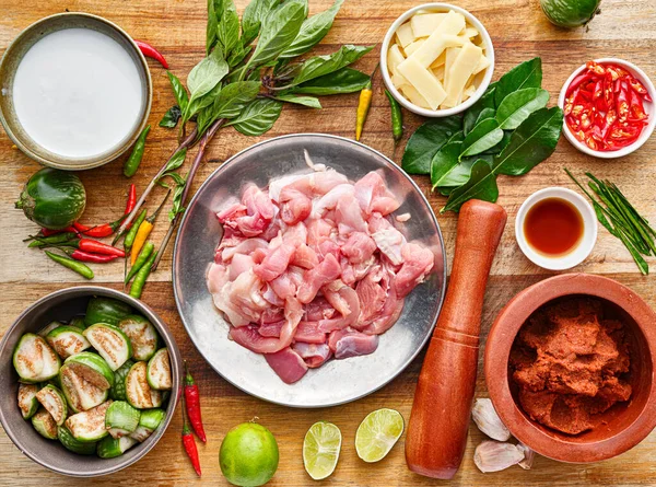 Thai Röd Curry Recept Med Alla Sammansatta Ingredienser Beredda Trä — Stockfoto