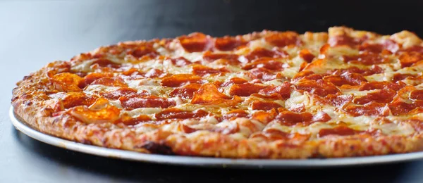 Grande Estilo Americano Pepperoni Pizza Queijo — Fotografia de Stock