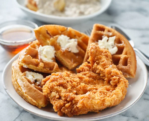 Fried Chicken Waffles Breakfast Syrup — Stock Photo, Image