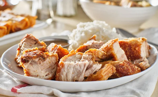 Filipino Crocante Lechon Kawali Com Arroz Branco — Fotografia de Stock