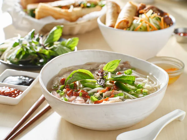 Vietnamesisches Essen Mit Rindfleisch Pho Suppe Begleitet Von Hoisin Sauce — Stockfoto