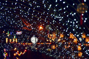 Ampullere ve efekt filtreli bokeh arkaplanına seçici odak  