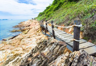 Güzel Rayong sahil khao laem, mavi gökyüzü ile ya mu koh samet Island Milli Parkı: Rayong Tayland.