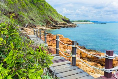 Güzel Rayong sahil khao laem, mavi gökyüzü ile ya mu koh samet Island Milli Parkı: Rayong Tayland.