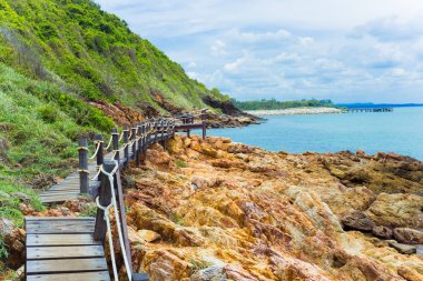 Güzel Rayong sahil khao laem, mavi gökyüzü ile ya mu koh samet Island Milli Parkı: Rayong Tayland.