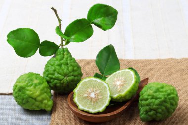 Güney Afrika'da bir kabile kireç veya bergamot 