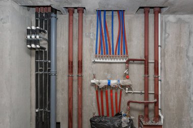 Borular arka plan üzerine Isıtma ve su sisteminin bir 