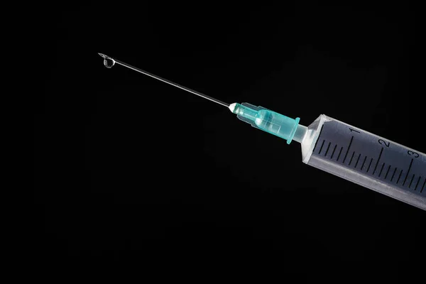 End Syringe Needle Filled Liquid Dark Background — Stock Photo, Image