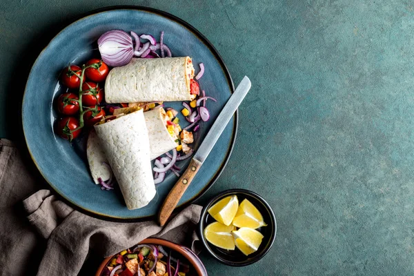 Burritos Avvolge Con Carne Pollo Verdure Cucina Tradizionale Messicana Fastfood — Foto Stock