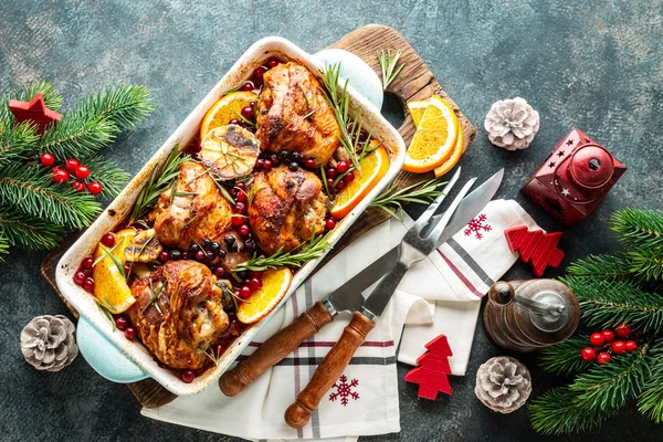 Patas Pavo Navidad Horneadas Con Arándanos Naranja Romero Delicioso Plato —  Fotos de Stock