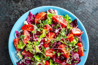 salata tabağı, karışık taze sebze, sağlıklı temiz gıda, diyet yemek