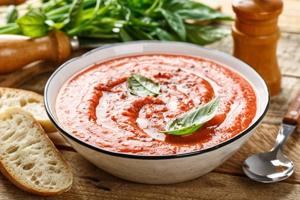 Zupa Gazpacho Tradycyjna Hiszpańska Zupa Pomidorowa Świeżych Warzyw Surowych — Zdjęcie stockowe