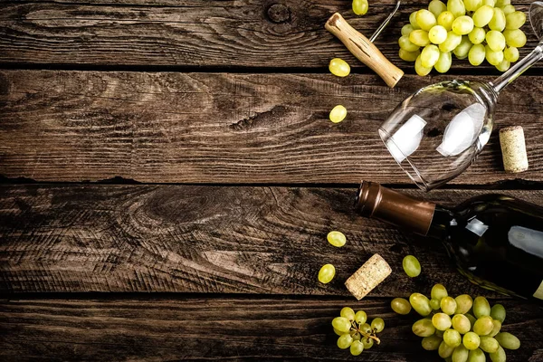 Sfondo Vino Bottiglia Vino Aperta Bicchiere Vino Rami Uva Bianca — Foto Stock