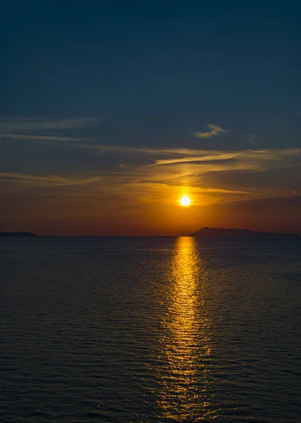 希腊科孚岛Peroulades村Logas海滩美丽的落日 — 图库照片