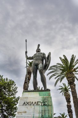Corfu Island, Yunanistan Achilleion sarayında heykel Aşil'in. Achilleion Palace-ebilmek bulunmak içinde 10 km Güney Corfu town batısında Gastouri Köyü.
