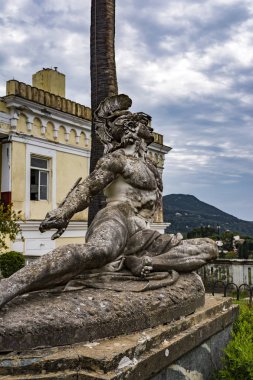 Achilleion palace, Corfu, Yunanistan - 24 Ağustos 2018: heykel achilleion Sarayı Korfu ölmekte olan Aşil'in