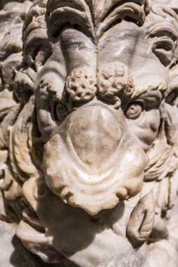 Rome, İtalya - 1 Eylül 2017: Roma'da Diocletian hamamları, antik yakın çekim lahit kısma. İtalya