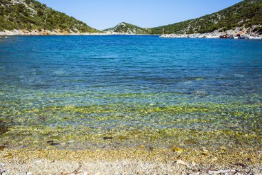 Yaz mevsiminde Alonissos plajı, Yunanistan