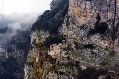 Moni Timiou Prodromou. Yunanistan, Arcadia 'daki eski bir manastır.