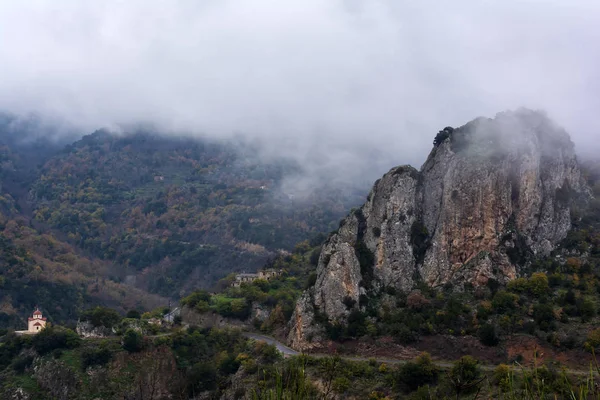 Wizerunek Wsi Górach Mgłą Arkadia Grecja — Zdjęcie stockowe
