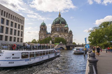 Berlin Katedrali'nin uzak manzarası, Berlin, Almanya, Avrupa