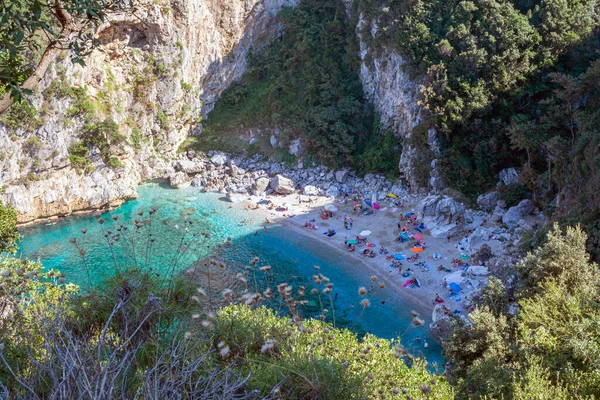 Pelion, Fakistra plajı, Yunanistan - 11 Ağustos 2020: Yunanistan 'ın Pelion bölgesindeki ücra plaj Fakistra