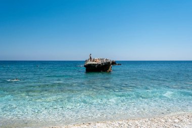 Pelion, Damouchari plajı, Yunanistan - 11 Ağustos 2020: Pelion, Yunanistan 'daki Picturesque Damouchari plajı