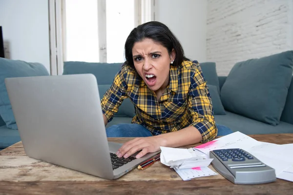 Jeune Femme Attrayante Inquiète Maison Bancaire Comptable Domicile Les Dépenses — Photo