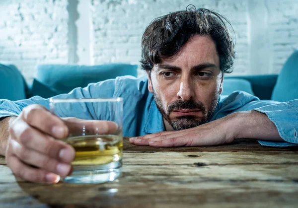 Ivre Alcoolique Laïc Homme Affaires Boire Whisky Bouteille Verre Déprimé — Photo