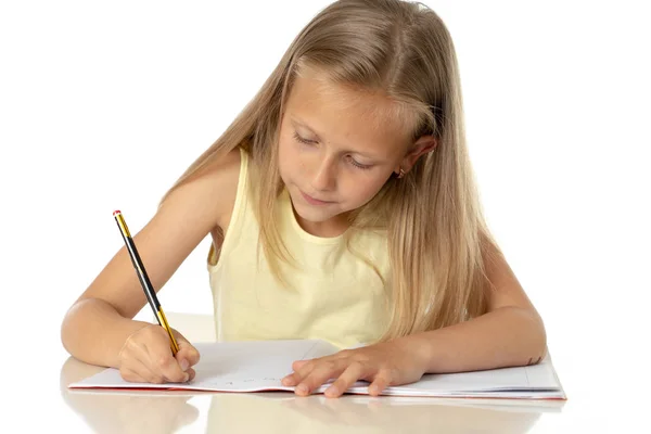 Educação Casa Conceito Bonito Jovem Loira Caucasiana Menina Estudando Fazendo — Fotografia de Stock