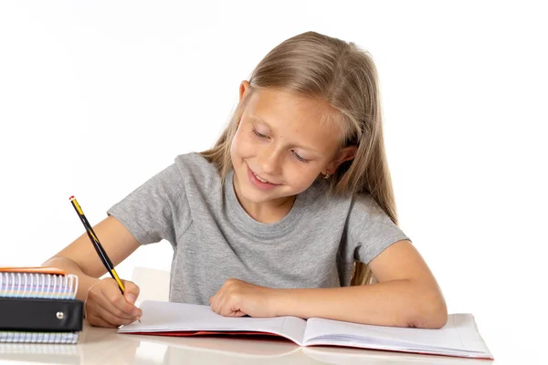 Educação Casa Conceito Bonito Jovem Loira Caucasiana Menina Estudando Fazendo — Fotografia de Stock