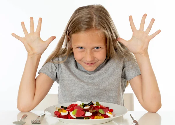 Menina Feliz Engraçado Com Prato Doces Menina Feliz Comendo Grandes — Fotografia de Stock