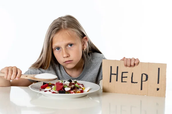 Triste Anos Criança Sexo Feminino Pedindo Ajuda Para Comer Prato — Fotografia de Stock