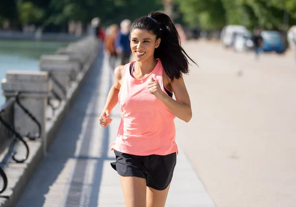 Jovem Atraente Feliz Mulher Corredor Outono Sportswear Corrida Treinamento Correr — Fotografia de Stock