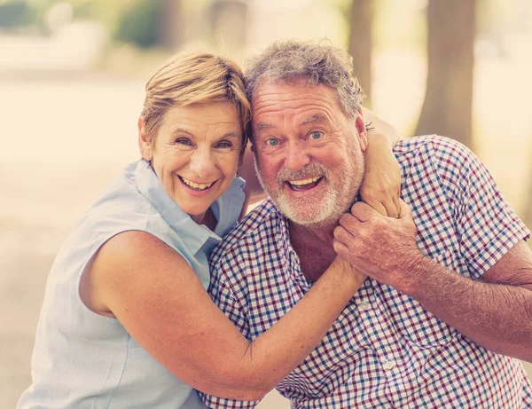 Happy Smiling Senior Couple Love Relaxing Embracing Having Fun Park — Stock Photo, Image