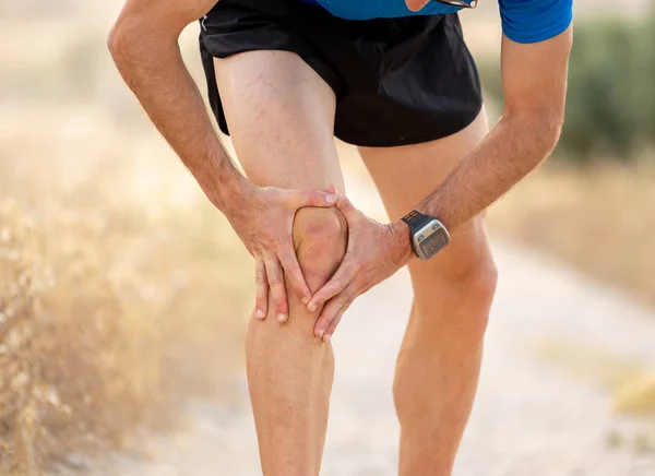 Close Man Strong Athletic Legs Holding Knee Suffering Muscle Injury — Stock Photo, Image